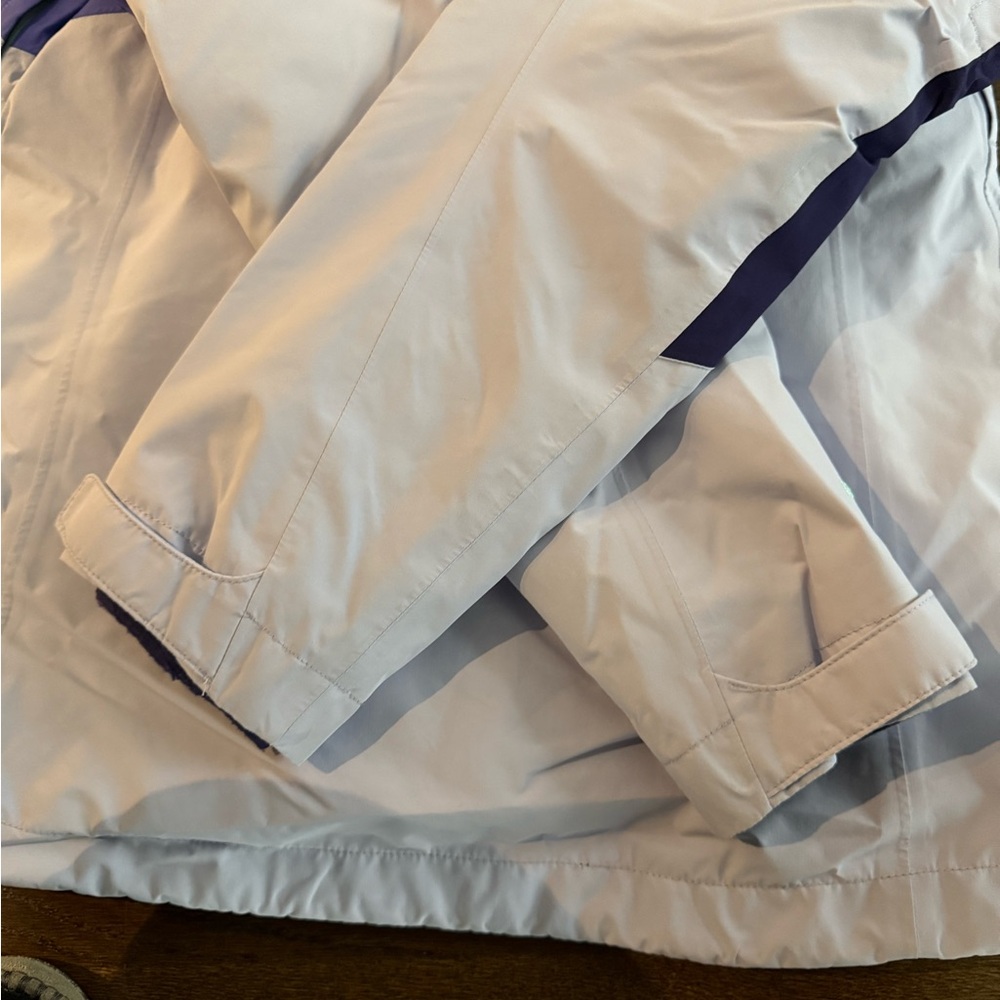 The North Face lightweight snowboard jacket - Picture 7 of 8